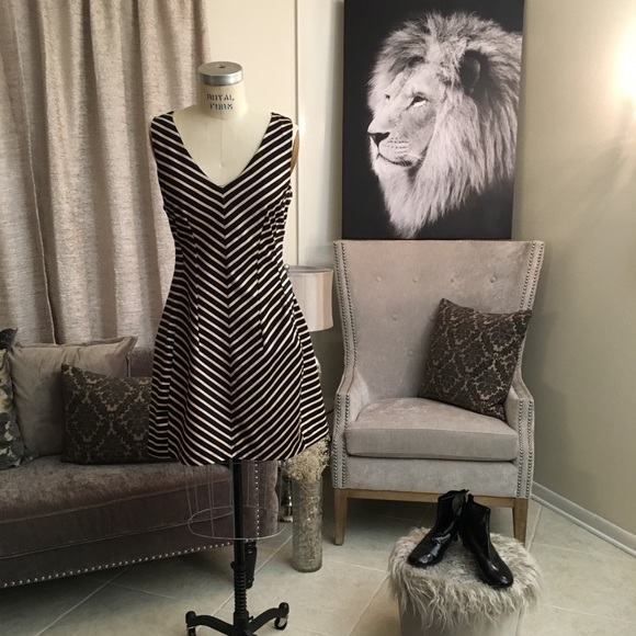 Black and Tan Herringbone Dress - Picture 2 of 8